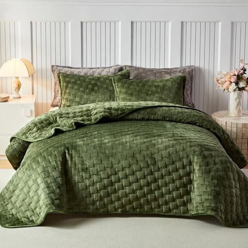 Olive Green Velvet Quilt  - image 9
