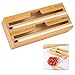 Bambusowy dozownik do wrapów 2 w 1 z urządzeniem tnącym, folią plastikową, folią aluminiową i dozownikiem papieru wosku, do szuflad kuchennych, uchwyt na rolki, kompatybilny z rolkami 12 cali (B)