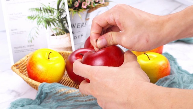 Lorigun Lot De 30 Pommes Artificielles Rouges - 5 Grandes + 25 Mini Fausses Pommes Décoratives Réalistes Pour Noël, Cuisine, Table, Panier Fruits