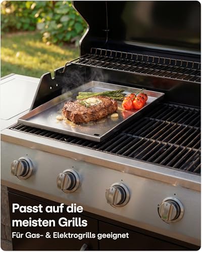 Praknu Plancha Grillplatte Edelstahl (30x40 cm) – Plancha für Gasgrill mit Fettablauf – Teppanyaki Grillplatte inkl. 2 Spatel – Grillplatte für Gasgrill & Holzkohlegrill – Rostfreie Plancha für Grill