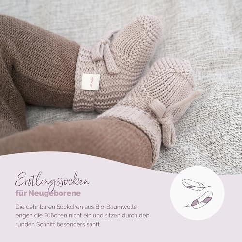 Livella Kuscheltuch „Hase“ mit Söckchen - Reine Bio-Baumwolle – Premium Schmusetuch, Kuscheldecke, Schmusedecke, Strickdecke - Samtweich & atmungsaktiv - Oeko-TEX® Standard 100 und GOTS Zertifiziert