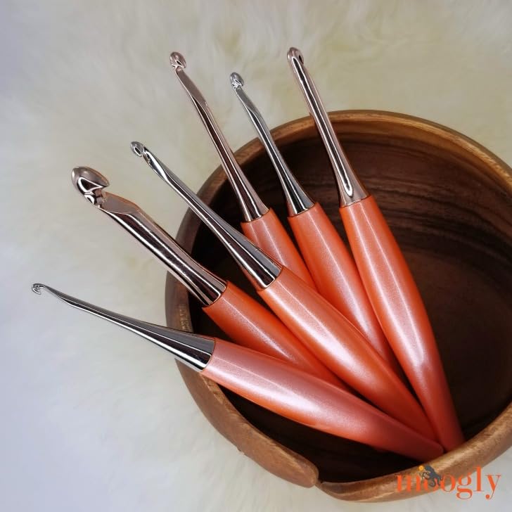Image of Furls Crochet Hook, Odyssey Peach, Nickel Plated Tip for Effortless Glide, Ergonomic Handle Crochet Hooks 7 inch (Odyssey - Peach, M - 8.00MM)