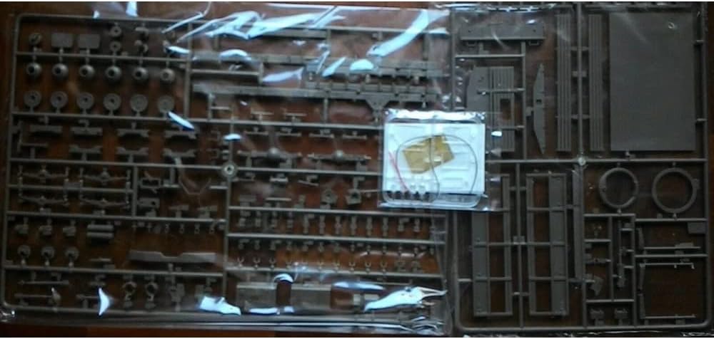 AFV-Club AF35004 Model Kit M35A2 2 1/2T Cargo Truck Re-Production