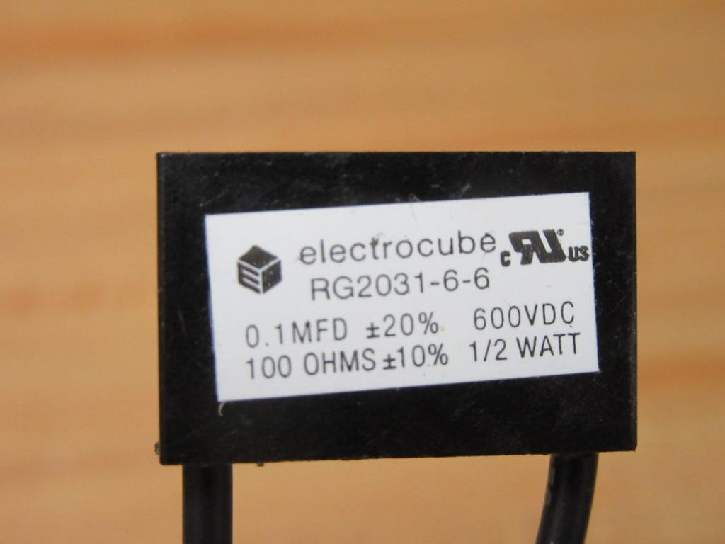 YORK 031-00808-000 0.1 MFD, 600 VDC, 100 OHMS, 20 Percent, 1/2W, Surge Suppressor