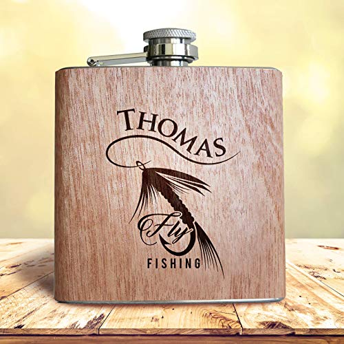 Petaca de madera para pesca con mosca, con nombre personalizado, regalo ideal para pescadores y cazadores Cover