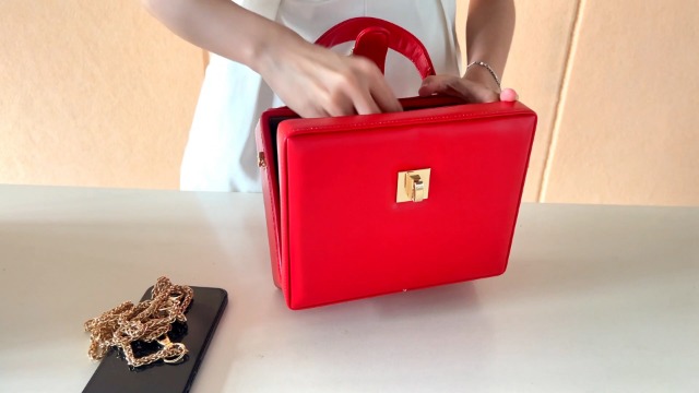 Bolso Rojo tipo Clutch con Asa para Mujer miniatura 7
