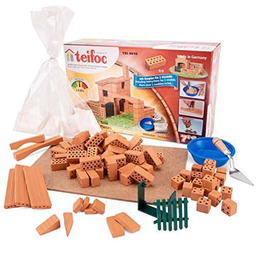 Come materiale per i mattoni nei nostri kit, utilizziamo argilla di alta qualità, appositamente purificata, che viene impastata, stampata nei nostri lavori di mattoni, proprio come i mattoni veri, e cotta in un forno a flusso continuo si sviluppa internamente