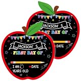 Lavagna con scritta "First and Last Day of School" (lingua italiana non garantita), per il primo giorno di scuola, riutilizzabile, a forma di appl, double face, ideale per il rientro a scuola, per