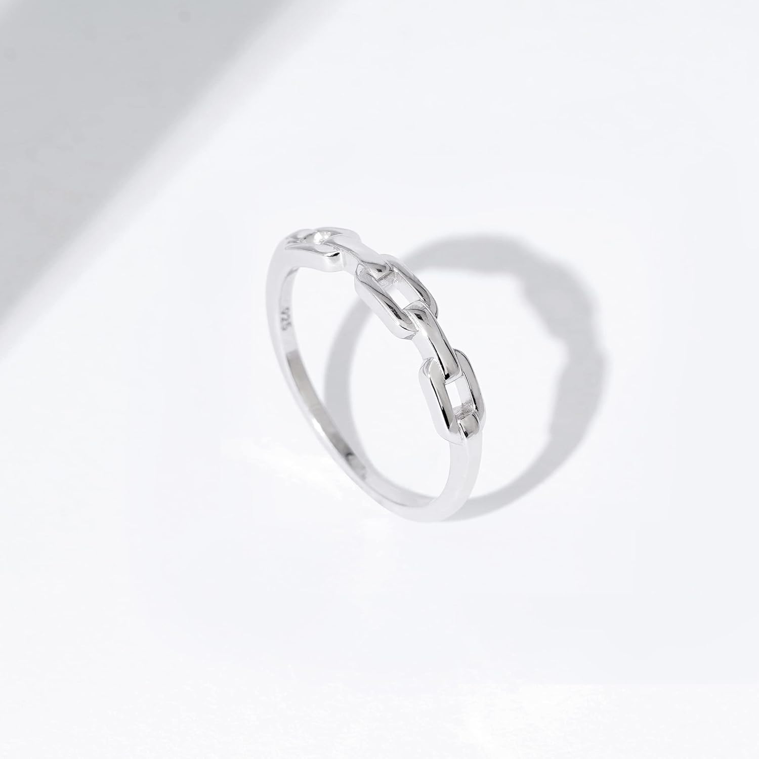 Amazon Essentials Plated Sterling Silver Chain Link Accent Ring - Image 4
