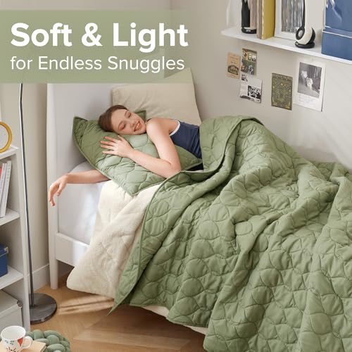 Comfort Spaces Twin Quilt Set Modern Reversible Ogee Coverlet Twin Bedding Set Cozy Quilted Winter Layer, All Season Lightweight Soft Twin Size Quilt, Kienna, Twin/Twin XL Olive Green 2 Piece