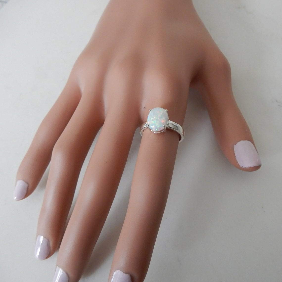 Natürlicher ovaler Opal Edelstein Sterling Silber Minimal Design Stapelbarer Ring für Frauen, Zinken Set Ring, Weiße Brautjungfernringe