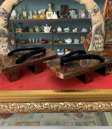 Traditional Japanese Wooden Geta Sandals – Authentic Kimono Shoes for Men & Women4