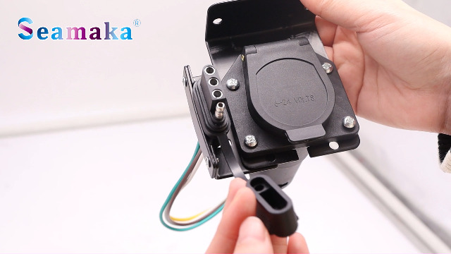 Image of 4 Way Flat to 7 Way Blade and 4 Pin Flat Trailer Wiring Adapter,7 pin Trailer Connector,Truck Trailer Plug,Dual-Output 7 and 4 Trailer Light Connector with Mounting Bracket for Truck RV