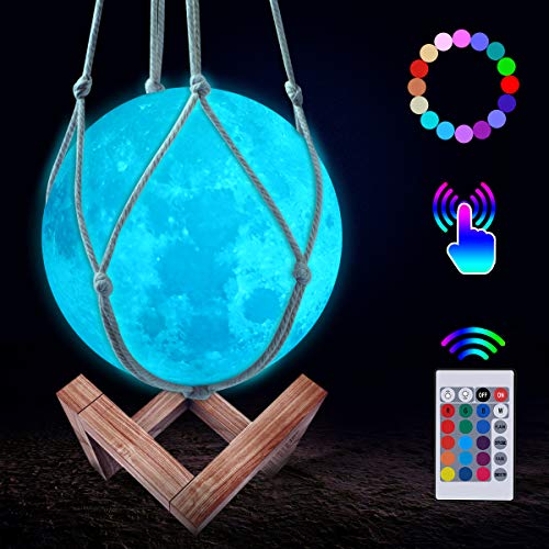 JBHOO Neu 3D Mond Lampe 16 Farben LED Wiederaufladbares Nachtlicht, Dimmbare Galaxis Lampe mit Holzständer und hängendem Netz, Fernbedienung und Touch Steuerung Perfektes Geschenk für Baby Freunde
