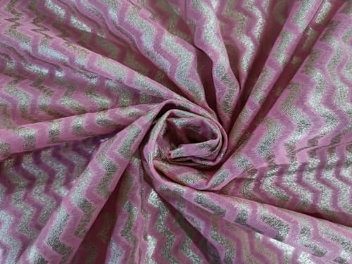 Brocart de coton rose et argent pour coudre une robe de soirée chic