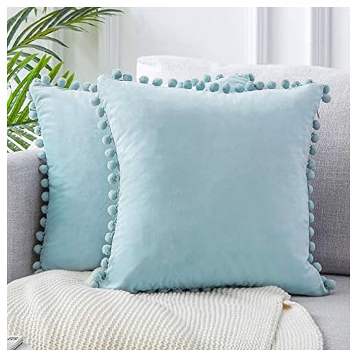 Yontree - Fundas de cojín cuadradas y plisadas de terciopelo - Fundas decorativas y suaves con pompones, de color liso, para coche, sofá o dormitorio, 45 x 45 cm
