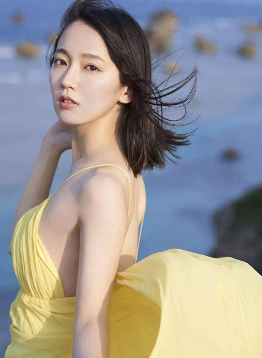 Amazon.co.jp: 女優 吉岡里帆 L判 写真 50枚 まとめ売り！ : おもちゃ