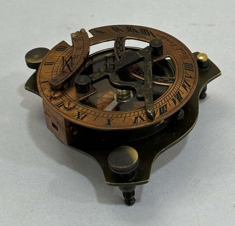 Brújula de latón sólido con reloj solar de 2.5 pulgadas miniatura 2
