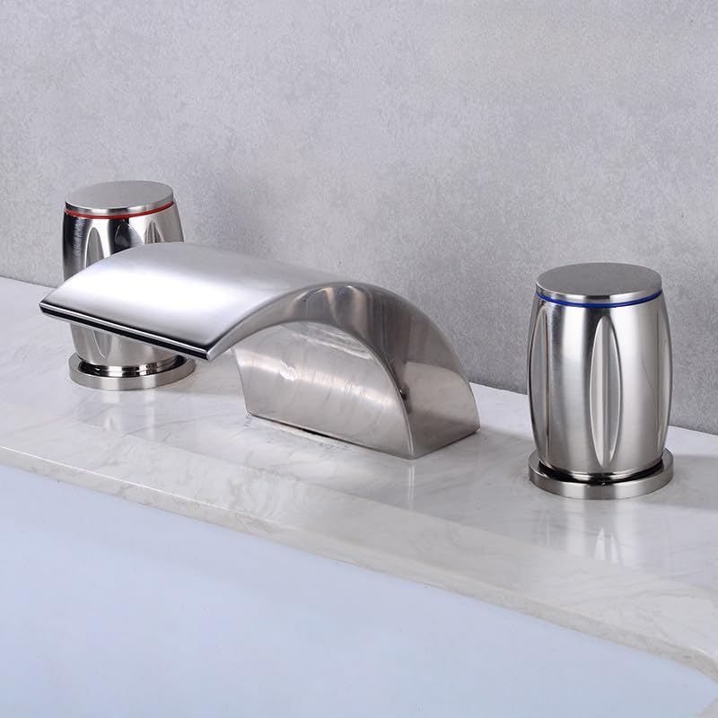 Robinet d'évier largement répandu cascade pour rénover une salle de bain familiale