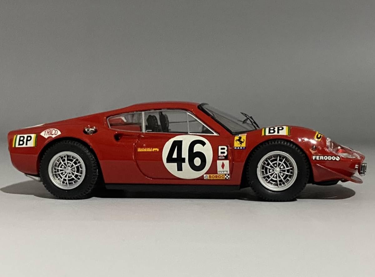 BangBookコレクションDino 246 GT & GTS ミニカーセット BangBookコレクションDino 246 GT & GTS ミニカーセット