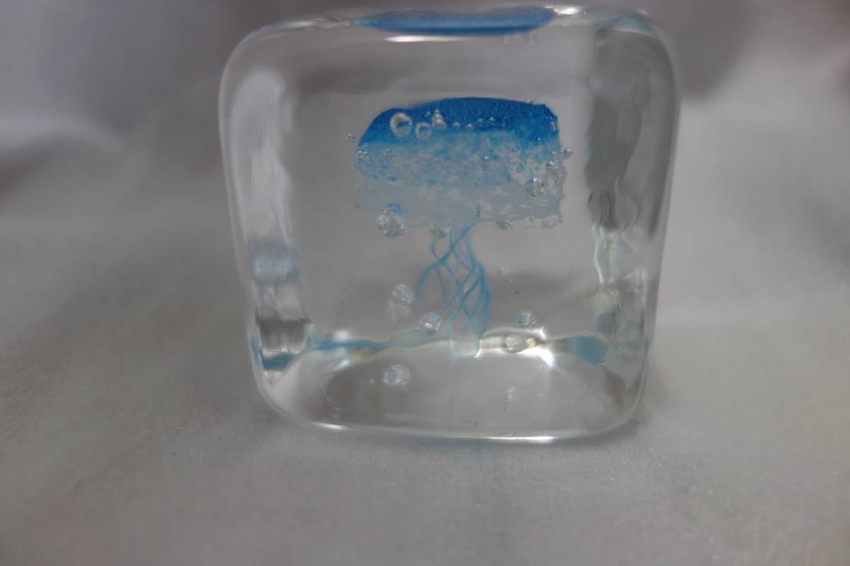 未使用 海月（くらげ）のオブジェ　クラゲ（キューブ　青） ワタナベカズオ Amazon.co.jp: 海月（くらげ）のオブジェ クラゲ（キューブ 青