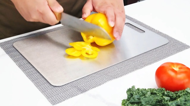 Tabla de cortar de titanio con ranura antideslizante miniatura 7
