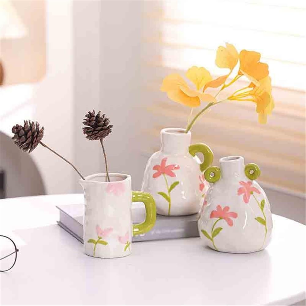 Vaso Di Fiori Vaso in ceramica, semplice composizione floreale, decorazione con fiori secchi, bianchi