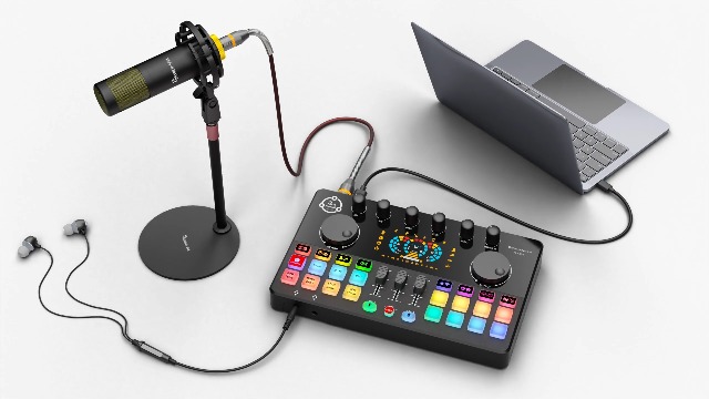 Amazon.com: Podcast Equipment Bundle for 2, Audio Interface with