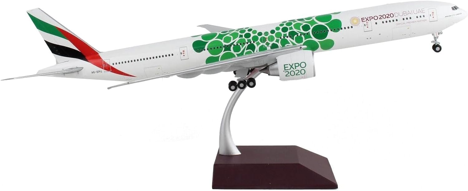 GeminiJets G2UAE799 1:200 Emirates Boeing 777-300ER Green Expo Airplane Model