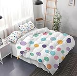 Die Bettwäsche 135x200 3teilig (Lieferumfang: 1 Bettbezüge 135x200cm+2 Kissenbezüge 80x80cm) mit glatter Oberfläche und feiner Haptik wird aus Mikrofaser gefertigt und fühlt sich dadurch sehr angenehm auf der Haut an, da sie besonders weich und hautfreundlich ist, womit Sie eine erholsame Nachtruhe genießen können.