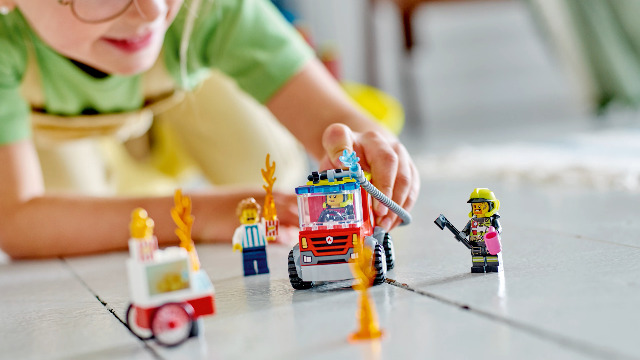 Amazon.co.jp: レゴ(LEGO) シティ 消防署と消防車 おもちゃ 玩具