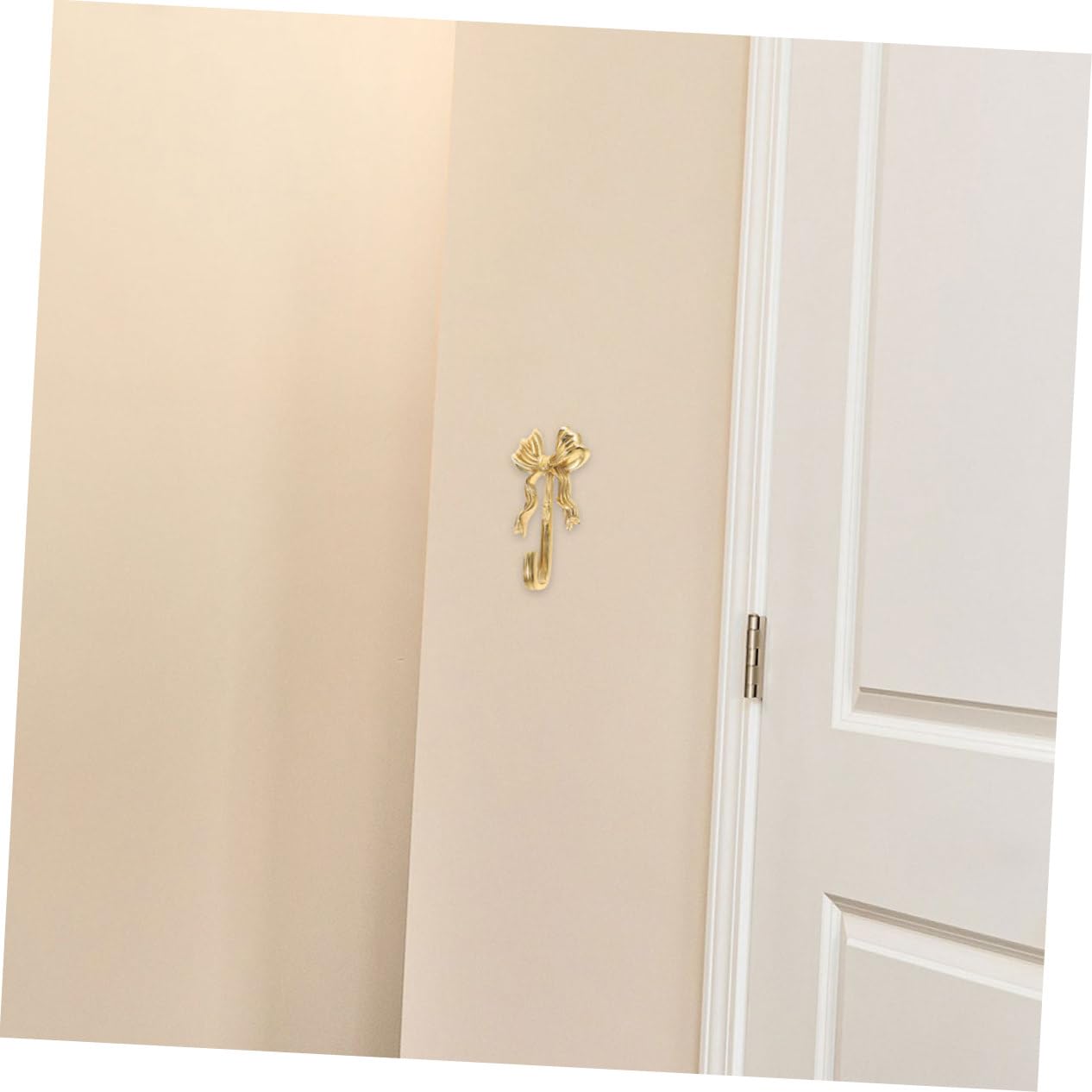 Ganchos de Pared de Latón Dorado Multifuncionales y Resistentes para Colgar Toallas y Ropa Diseño de Lazo, 2 Piezas en Dormitorio y Sala de Estar