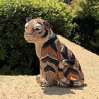 Amazon.co.jp: リンコナダ 座るトラ F233 動物 陶器 置物 虎 とら トラ
