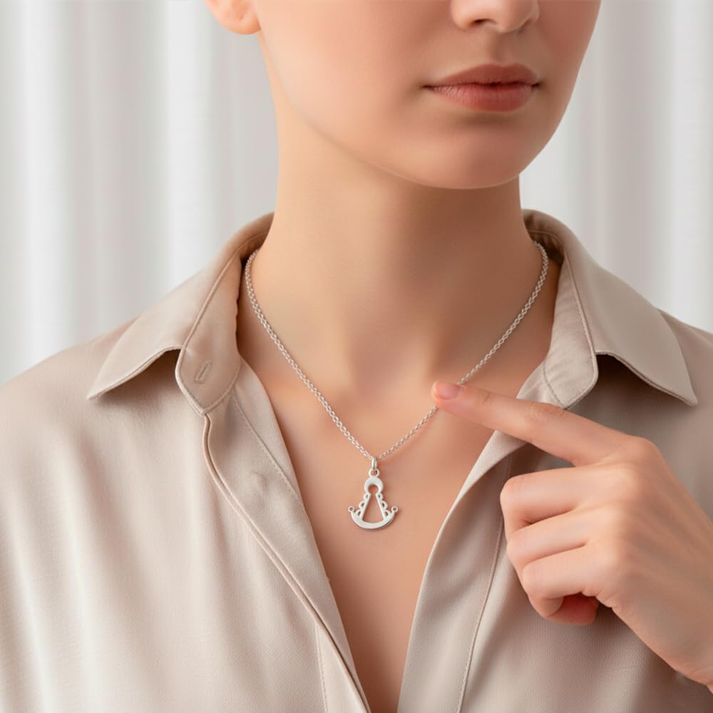 Collar mujer Virgen del Rocio plata - Colgante con la silueta de la Virgen del Rocio y cadena de plata 925 - Se envía en una cajita de regalo