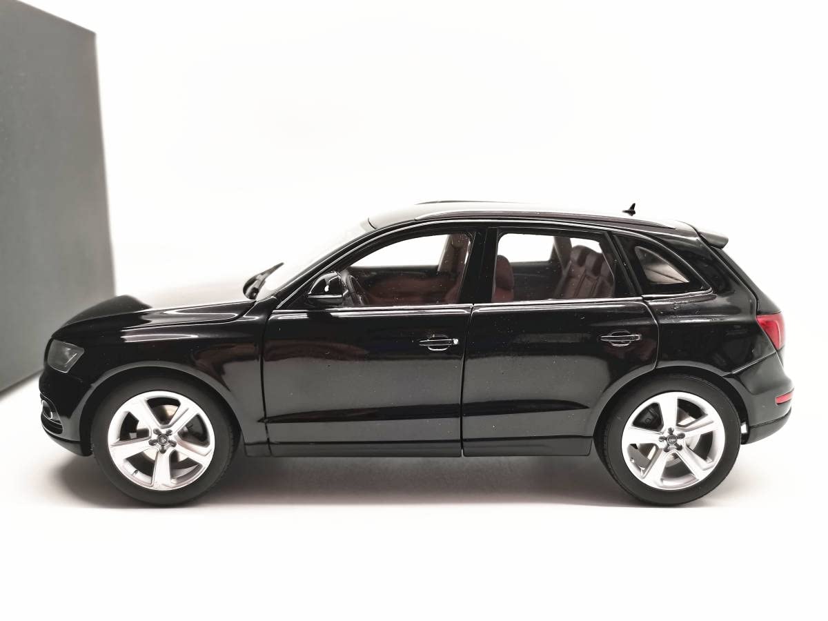 601-009 アウディ 1/18 AUDI Q5 ブラック