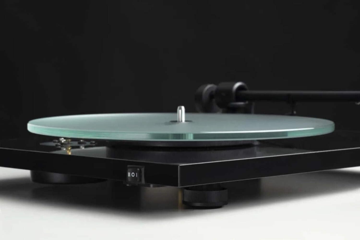 Pro-Ject Giradischi T1 Evo Phono con Preamplificatore Integrato Bianco Satinato in Alluminio e Vetro