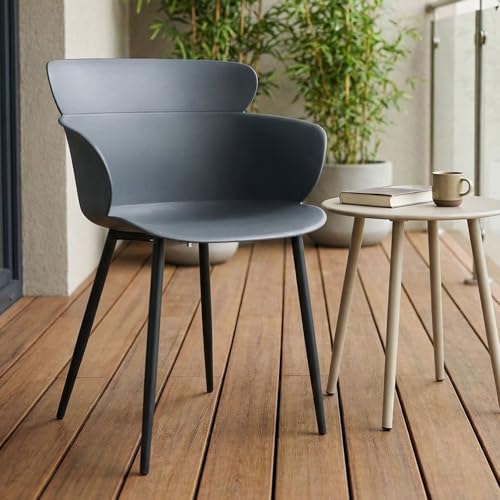 IDIMEX Lot de 4 chaises Catch pour Salle à Manger ou Cuisine au Design Retro avec Larges accoudoirs, Coque en Plastique Gris et 4 Pieds en métal laqué Noir
