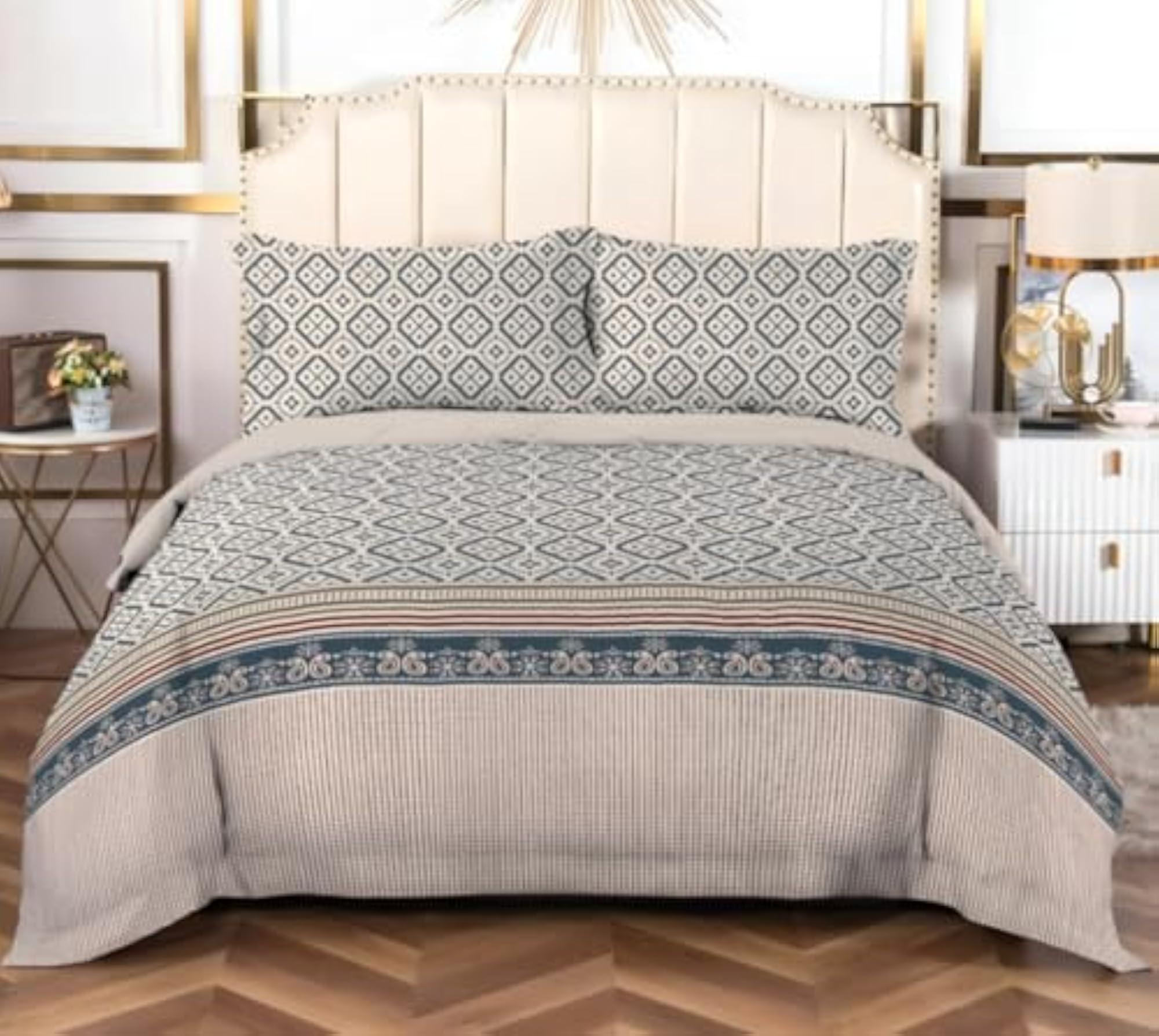 180 TC 100% Cotton King Size Bedsheet with 2 Pillow Covers, Elegant