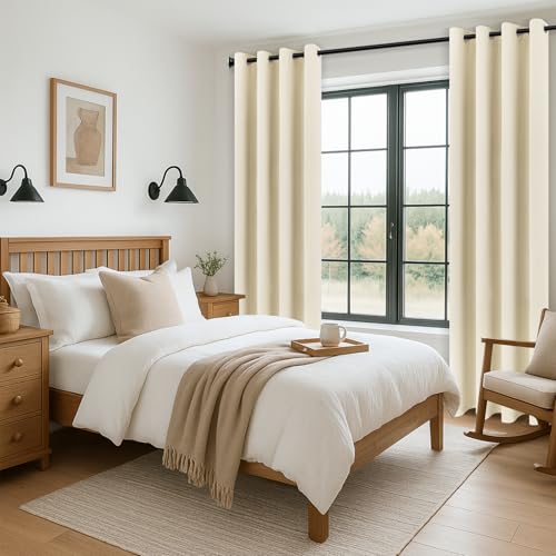 MRTREES Vorhang Blickdicht Gardinen Thermovorhang mit Ösen Verdunklungsvorhang Ösenschal, Kurz Modern 225×140cm(H×B) Beige Creme 2er Set für Hotels Büros Wohnzimmer Schlafzimmer Kinderzimmer