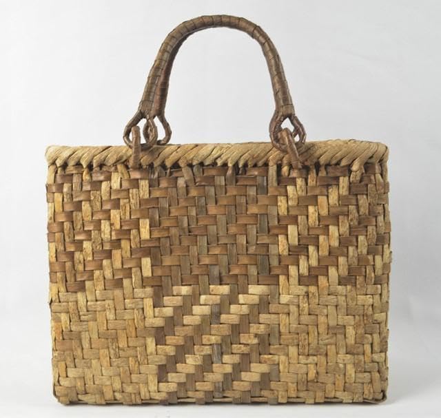 山葡萄 山胡桃 籠　値下げ 山胡桃木 山葡萄 籠 バック やまぶどう 籠 かごバック 98999 山胡桃木