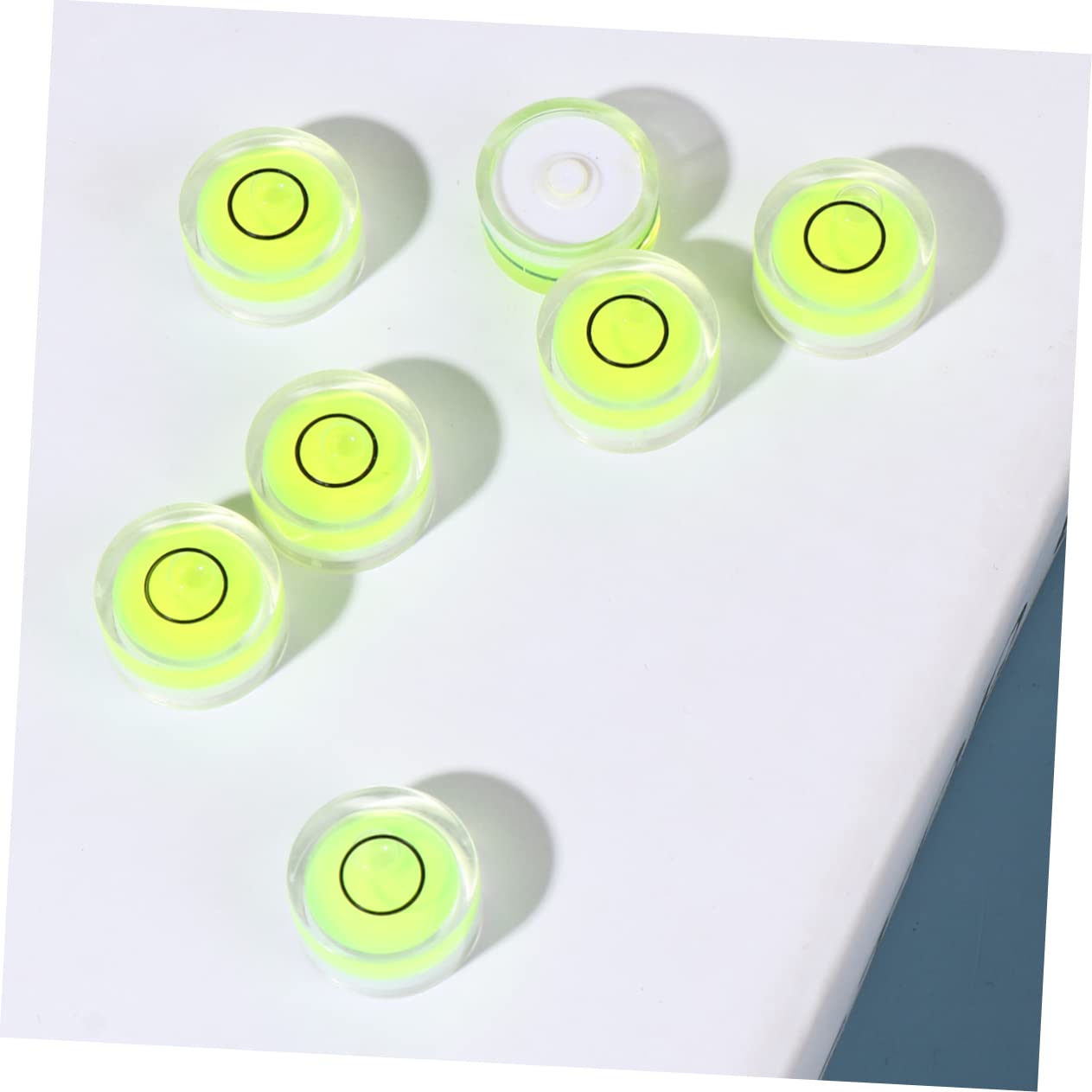 Uonlytech Lot de 2 Niveaux à Bulle Circulaires Universels en Plastique Diamètre 15 X 8 Mm Vert pour Précision 16 Pièces