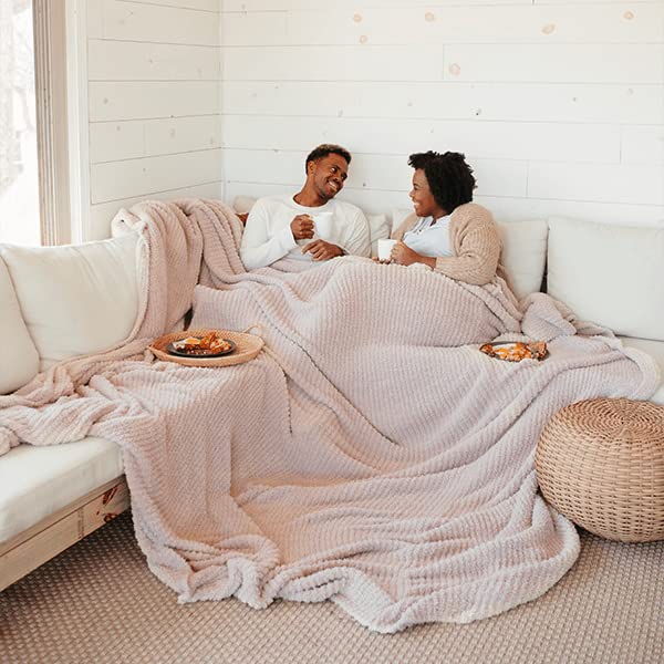 Amazon.com: Big Blanket Co Premier Plush Oatmeal | 120” x 120” (10' x 10')  Ultra-Plush Fluffy Blanket | Breathable, Microfiber Blanket That Wraps You  in Cloud-Like Comfort | Ideal for Sunday Cuddles :