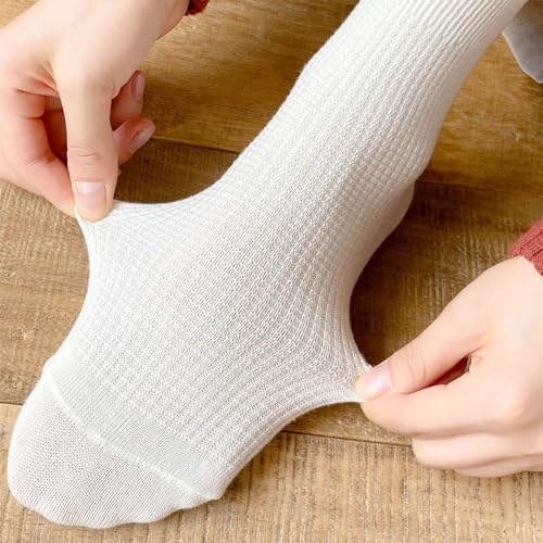 zrylibya Women Cute Ruffle Frilly Turn Cuff Ankle Socks Scalloped Pointelle Solid Casual Crew Socks 4 Pairs2