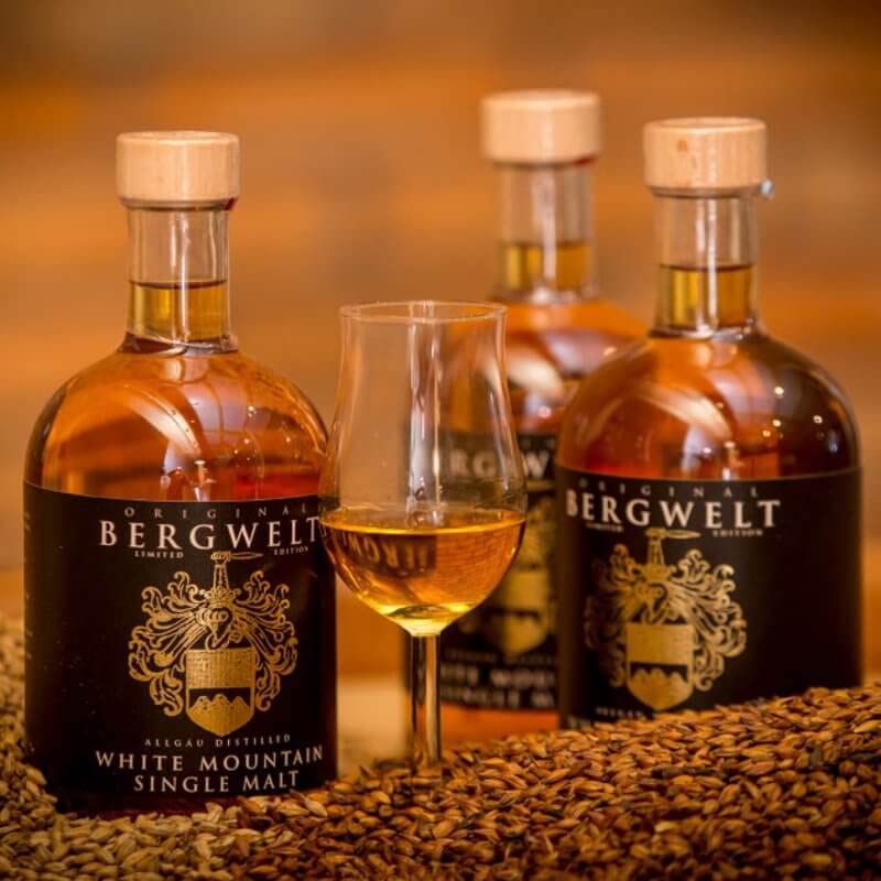 Bergwelt White Mountain Single Malt Whisky 45% Vol. (1 x 0,5 l) - Exquisiter Single Malt Whisky aus dem Allgäu - Perfekt für Kenner und Liebhaber