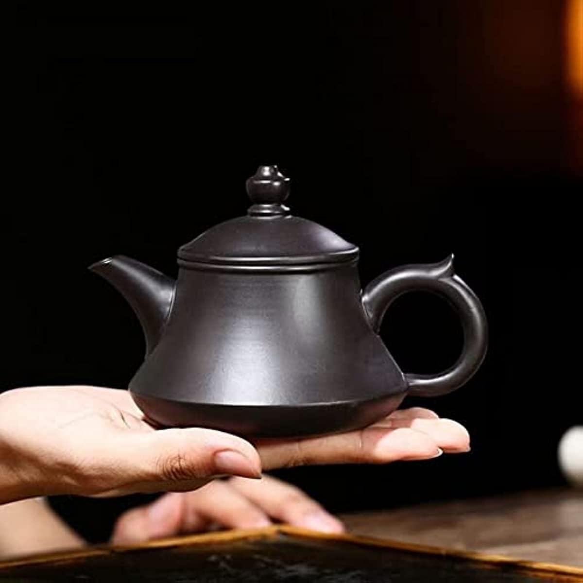 Théière Chinoise Violette en céramique, Service à thé Kung Fu Traditionnel, 220 ML, théière Violette en Terre Cuite Noire avec Filtre, Service à thé personnalisé.