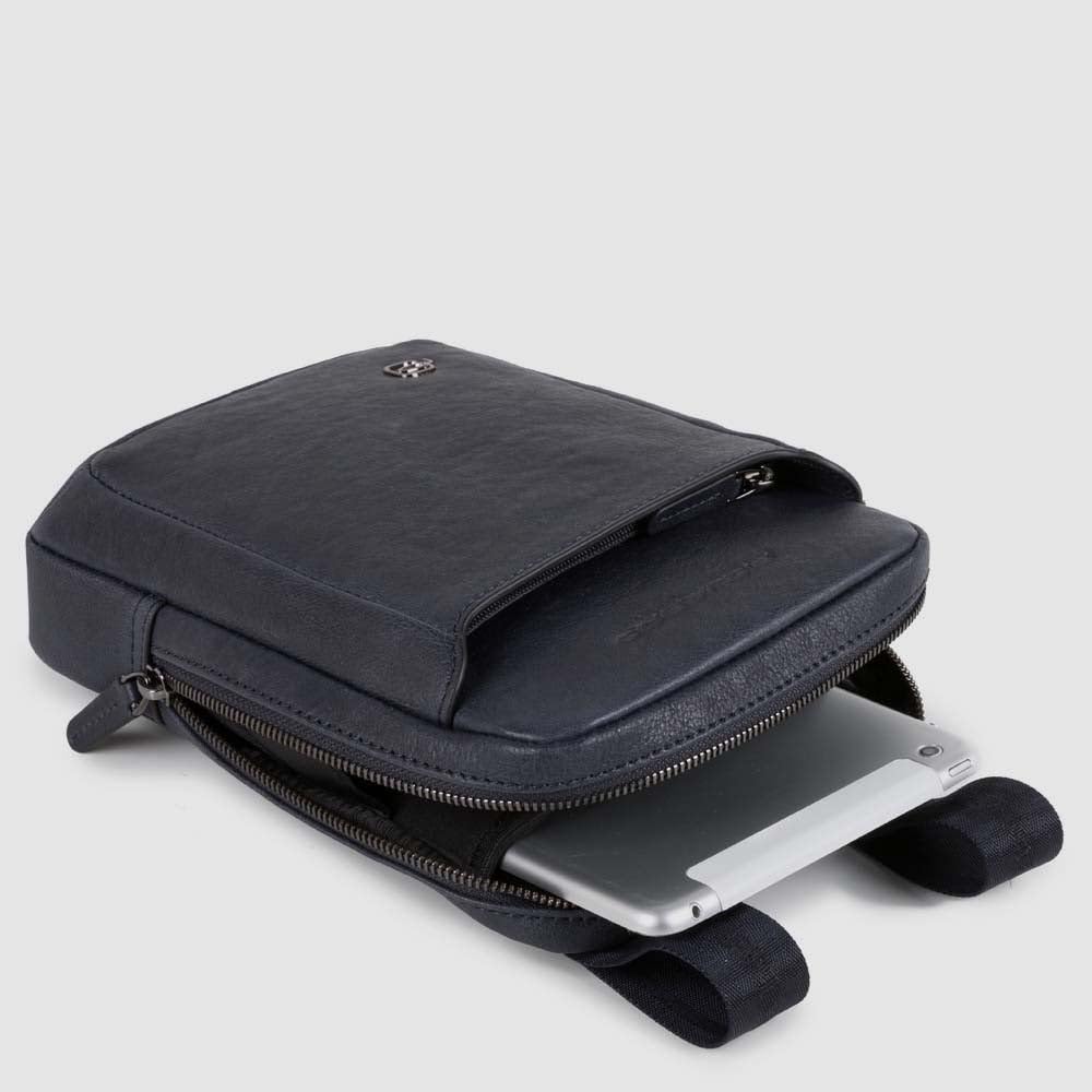 PIQUADRO – Borsello – In Pelle – Compatto ed Elegante - Porta iPad® Mini - Uomo