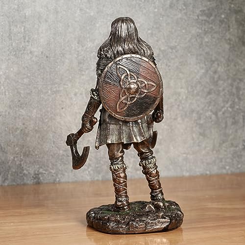 Escultura de resina Viking Twin Axes Berserker mujer miniatura 4