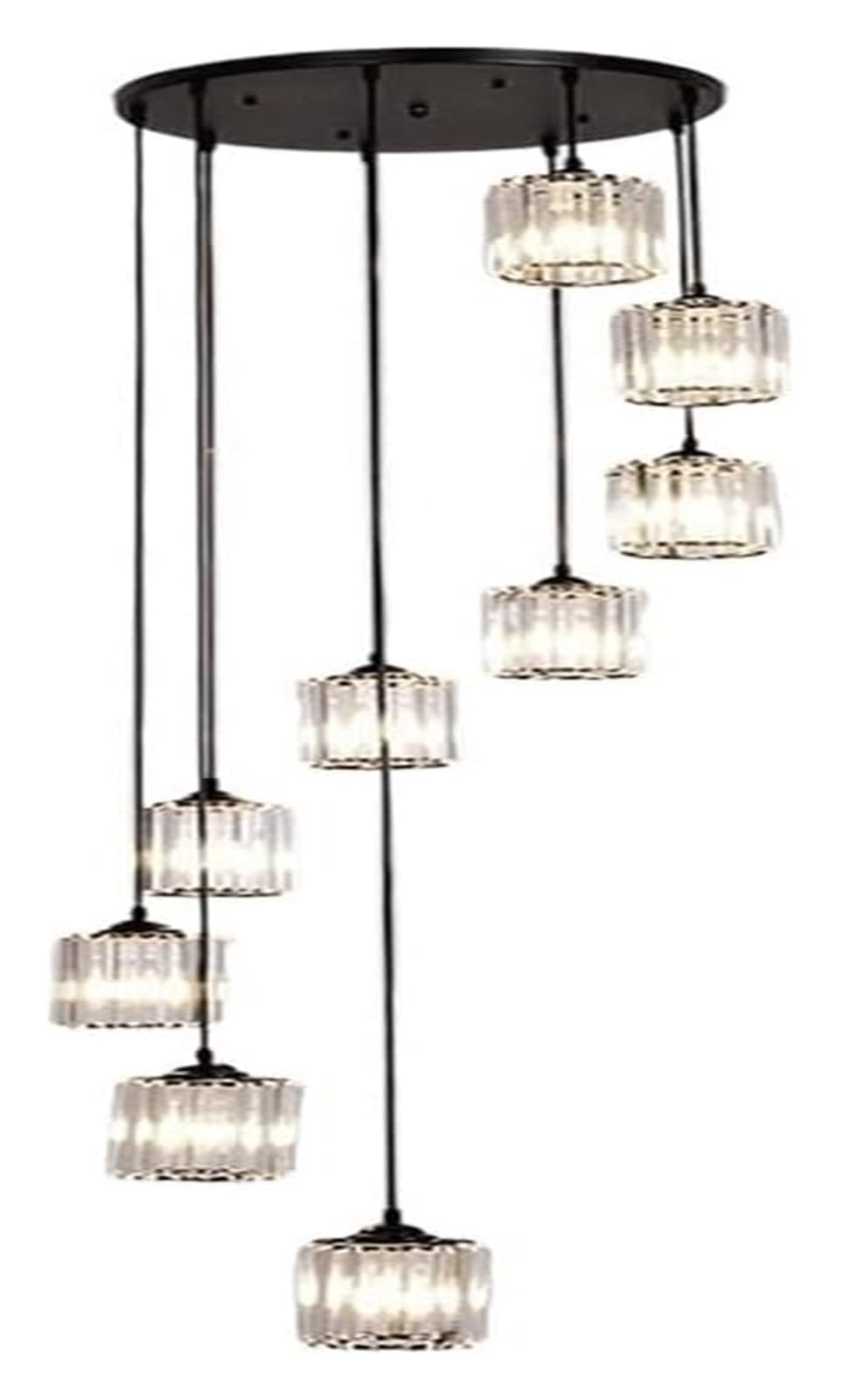Suspension en cristal longue pour illuminer une cage d'escalier sombre