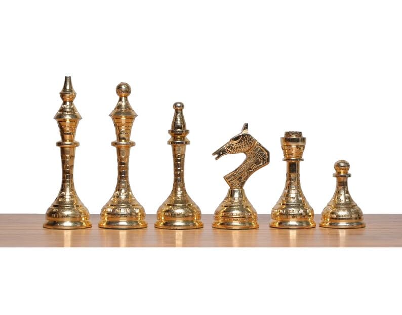 Ensemble d'échecs en métal doré pour animer vos soirées de salon