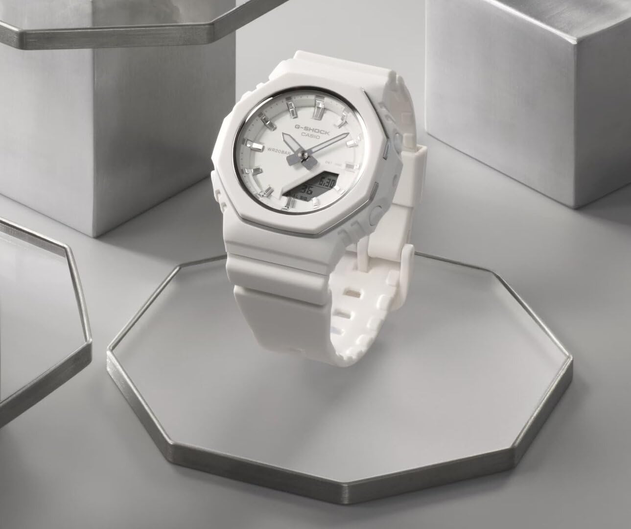 G-Shock Casio Small Classic GMA-P2110-7AER Digitaluhr für Damen